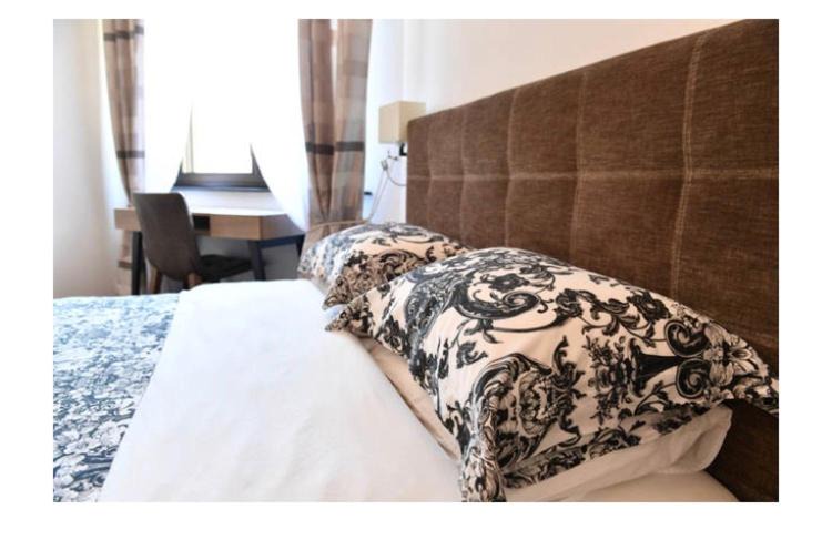 Photo of Bedroom in La Rousse