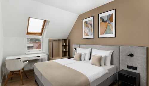 Deluxe Three-Bedroom Apartment with terrace