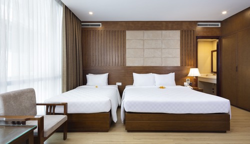Junior Suite with Window - Free Mini Bar