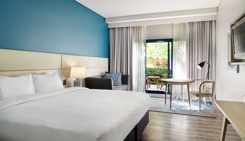 Standard Room, 1 King Bed, Balcony