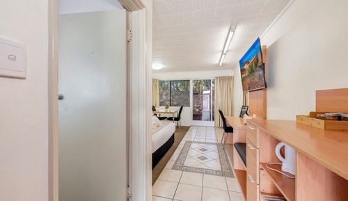 Deluxe Studio