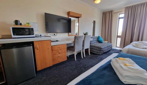  Bayside Family Room 