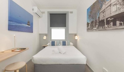 Queen Room, Shared Bathroom