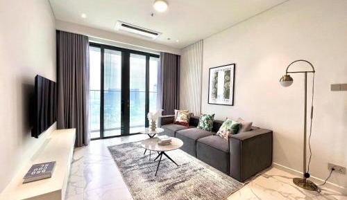 One-Bedroom Apartment with Balcony