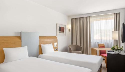 Standard Room with 2 Single Beds