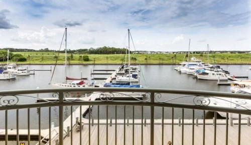 Studio Apartment with Harbor View