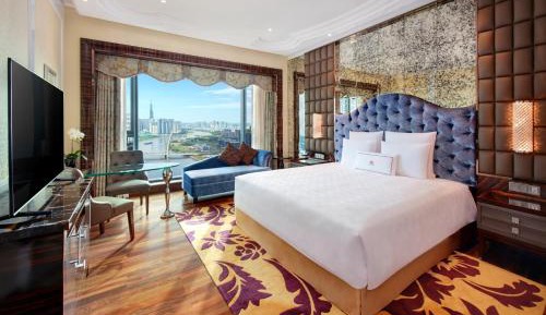 Deluxe King Room High Floor