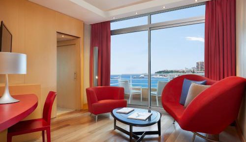 Design Suite, 1 Bedroom Suite, 1 King, Partial sea view