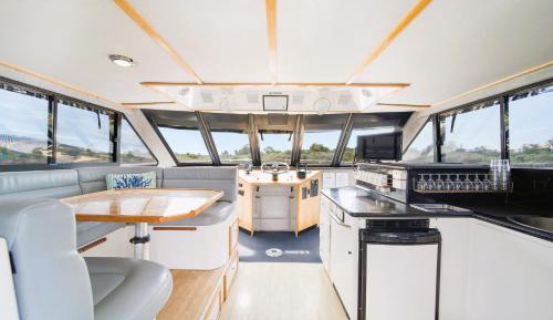 Houseboat - Aristocat 