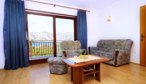 Three-Bedroom Apartment with Terrace and Sea View