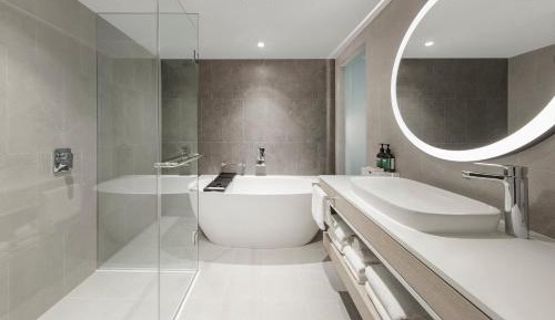 One-Bedroom King Suite