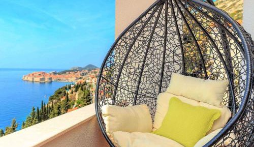 Studio Apartment with Sea View