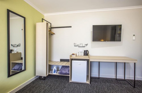 St Clair Hotel | Nightcap at Blue Cattle Dog Hotel
