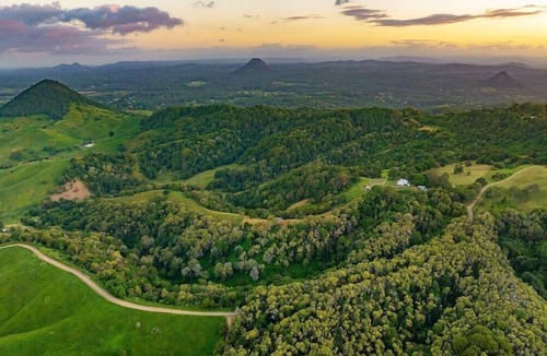 Cooran Cottage | The Melbourne Tram- Noosa Hinterland Farm Stay & Nature Retreat