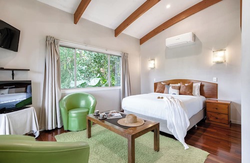 Maleny Hotel | Maleny Terrace Cottages