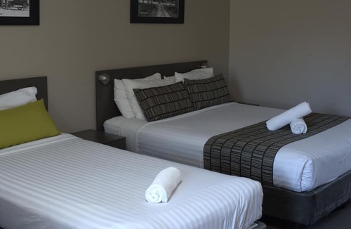 West Gosford Hotel | Galaxy Motel