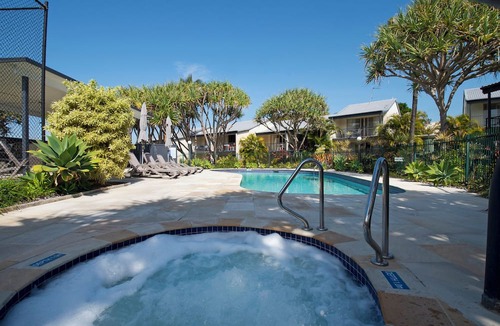 Sunrise Beach Apartment | Beach Breakers Resort
