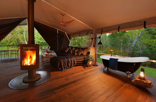 West Woombye Cabin | Stary Nights Luxury Camping