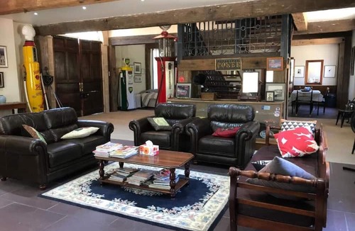 Kurrajong House | Sunsetcottages