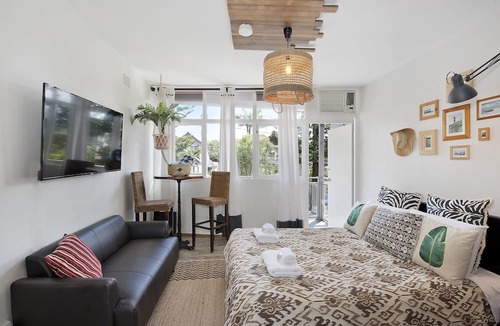 Manly Hotel | Manly Waves Studios & Apartments