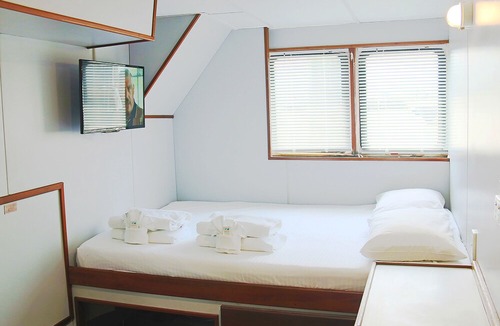 Cairns Central Business District Boat Rental | Boatel Cairns