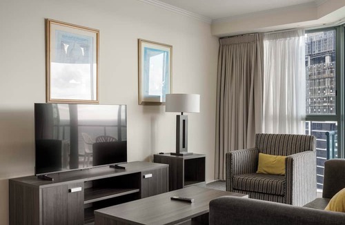 Surfers Paradise Apartment | 1BR Ocean View Apartment - Sun City 2303