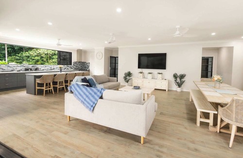 Caravonica House | Barron Heights in Caravonica