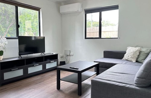 East Brisbane House | KozyGuru | East Brisbane | Renovated 3 Bedroom