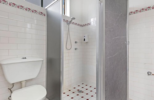 Leichhardt Apartment | MetaWise Sydney inner City Twin Bed Share Room