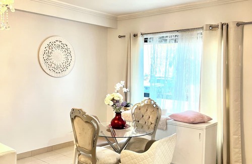 Mascot House | Sunny Rooms Mascot