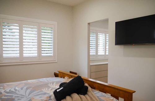 Caringbah South House | Luxury 2 story home in Yowie Bay. Close to Sydney CBD & Cronulla Beach