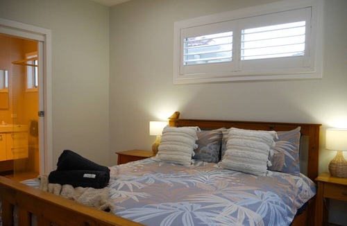 Caringbah South House | Luxury 2 story home in Yowie Bay. Close to Sydney CBD & Cronulla Beach
