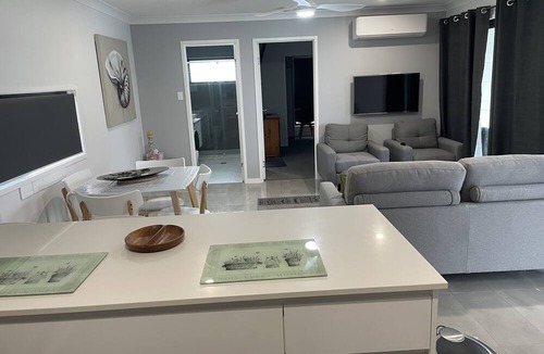 Eumundi Apartment | Private Self contained unit located in beautiful Eumundi on the Sunshine Coast