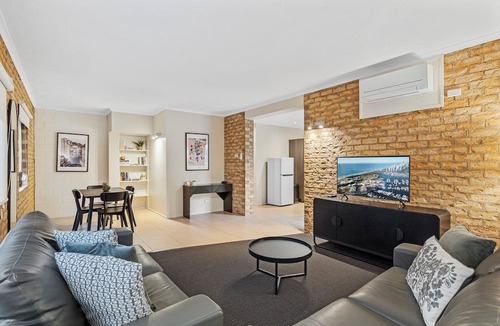 Robertson Hotel | Quality Hotel Robertson Gardens