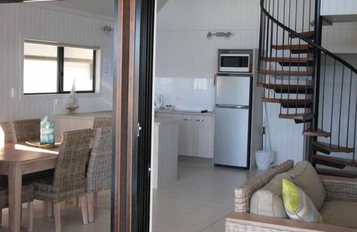 Cardwell Hotel | Cardwell Beachcomber Motel and Tourist Park