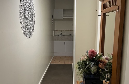 Belmont South Hotel | Lakeview Motor Inn