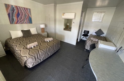 Hatton Vale Hotel | Hatton Vale Motel