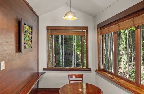 North Maleny Cottage | Secrets on the Lake