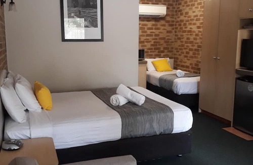 South Toowoomba Hotel | Country Gardens Motor Inn Toowoomba