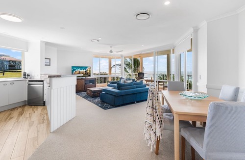 Sunrise Beach Apartment | Seamist 6 - Apartment w/Ocean views, 80m to beach