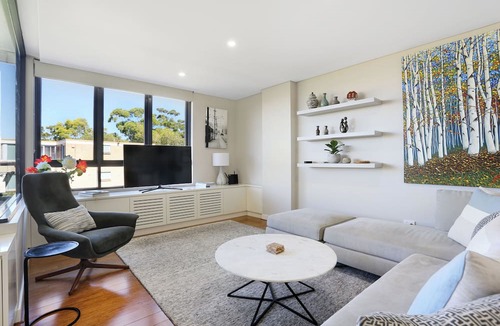 Waverton Apartment | Spacious 2BR luxe Waverton Village apartment w/harbour glimpses