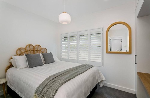 Cammeray Apartment | Cammeray- ROWL1 - Rowlison Parade - Modern 3BR Home with Courtyard Parking Next to Tunks Park in Cammeray
