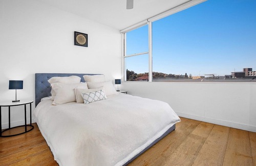 Bondi Apartment | Superb sun-filled 2BR apartment, family friendly, WiFi, stunning views, walk to beach