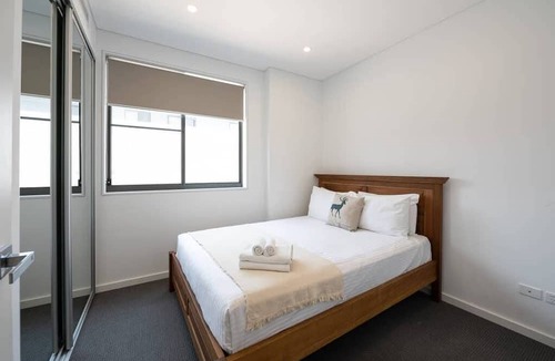Epping Apartment | Aircabin - Epping - Cheerful - 2 Beds Apt Free PK
