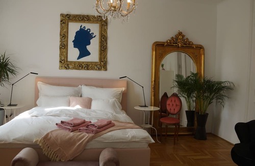 Matyasfoeld Apartment | Villa Garden - Charming 2-bedroom - with WiFi and AC in Budapest +free parking