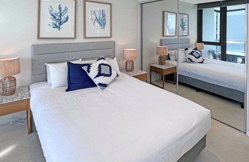 Broadbeach Apartment | Luxury Signature Stay Ocean Views 2BR Lvl14