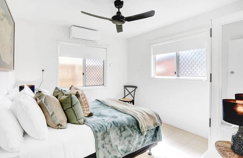 Parramatta Park Apartment | Tropical Terraces - Modern Coastal Retreat Near the Heart of Cairns