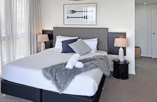 Broadbeach Apartment | Luxury Sierra Grand Stay Ocean Views 3BR Level 18