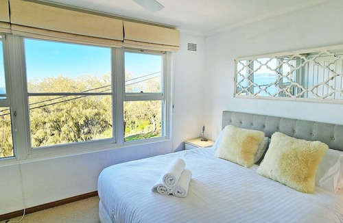 Coogee Apartment | Watch The Sunrise Over Coogee | 2 Bedrooms + Garage