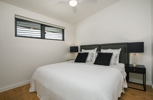 Manly Apartment | Designer Penthouse Overlooking Manly, the Ocean and Harbour
